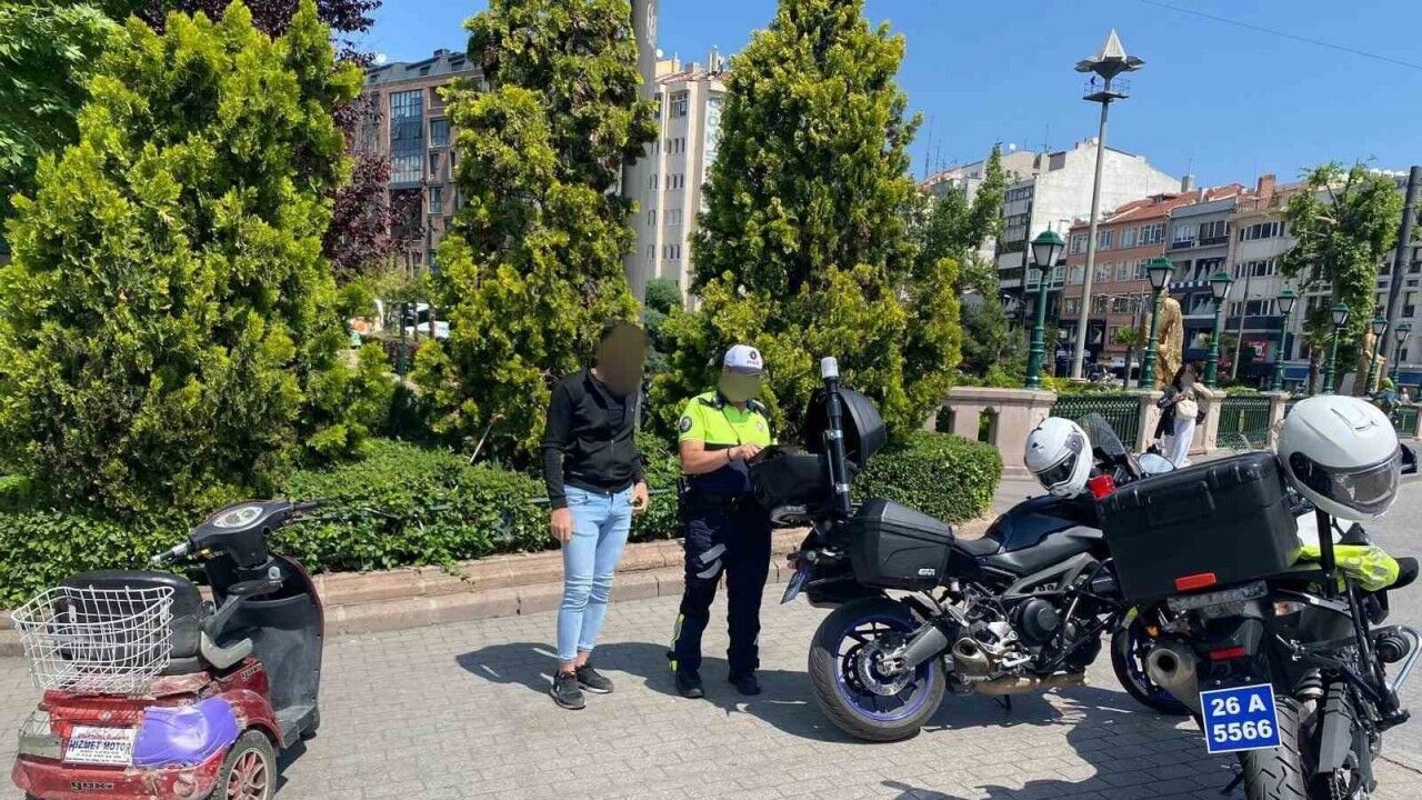 Trafiği kapalı alana giren 71 motosikletliye ceza yazıldı