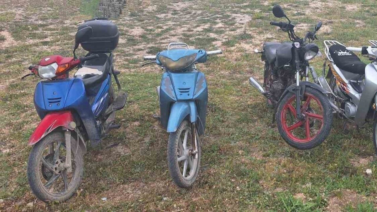Çalınan motosikletleri polis buldu