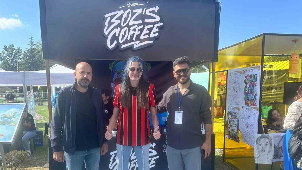 Milli Voleybolcu Meryem Boz’a Eskişehirspor hatıra forması hediye edildi