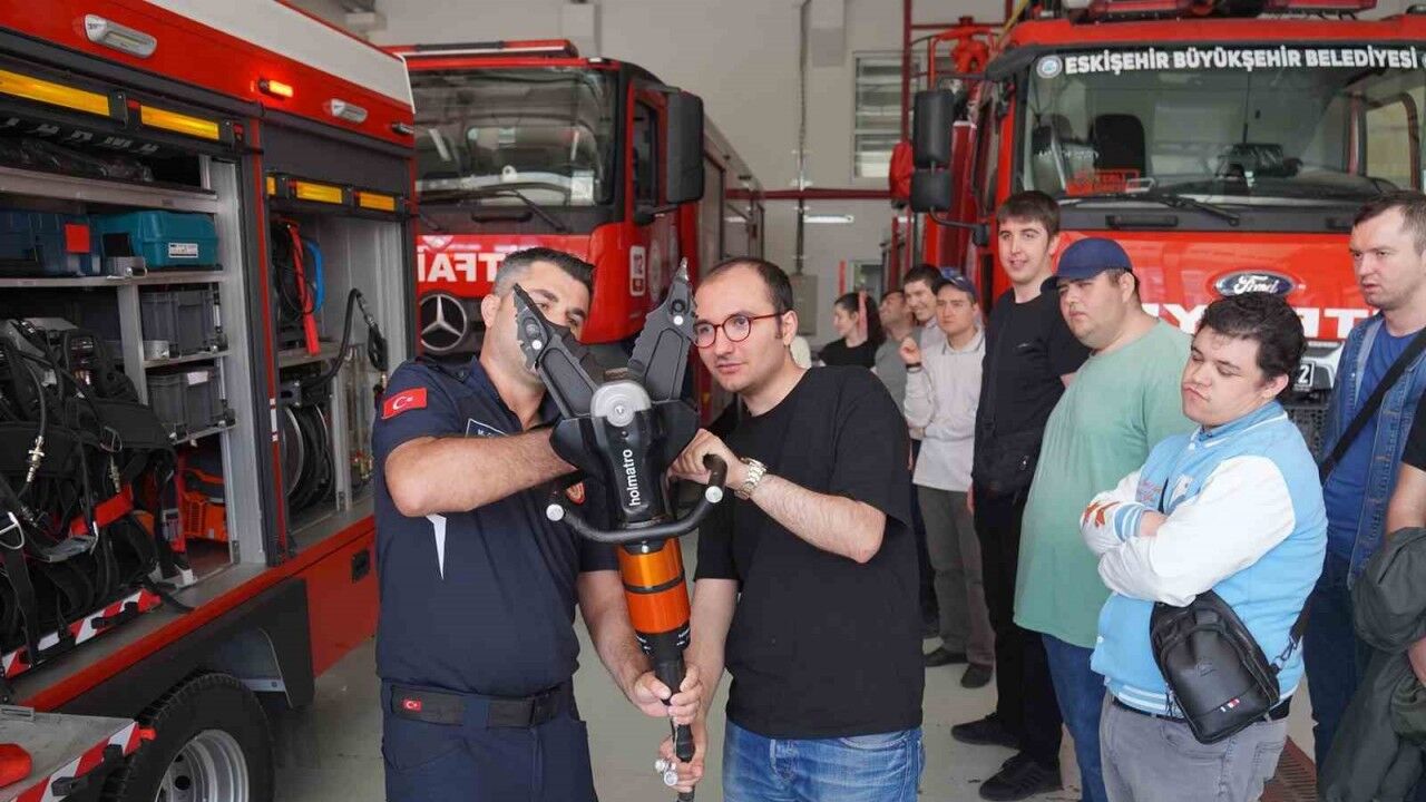 Özel bireylerden itfaiyeye ziyaret