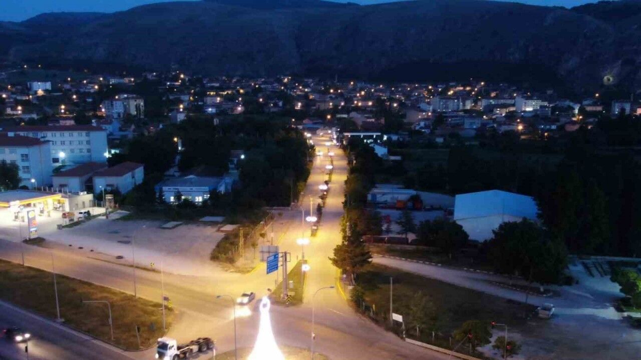 İnönü ay yıldızla süslendi