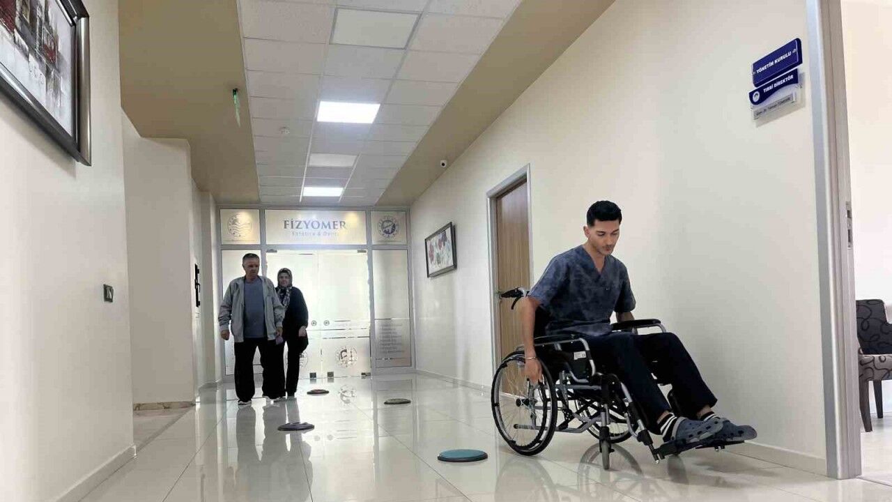 Engellilerinin yerine kendilerini koyarak parkuru tamamlamaya çalıştılar