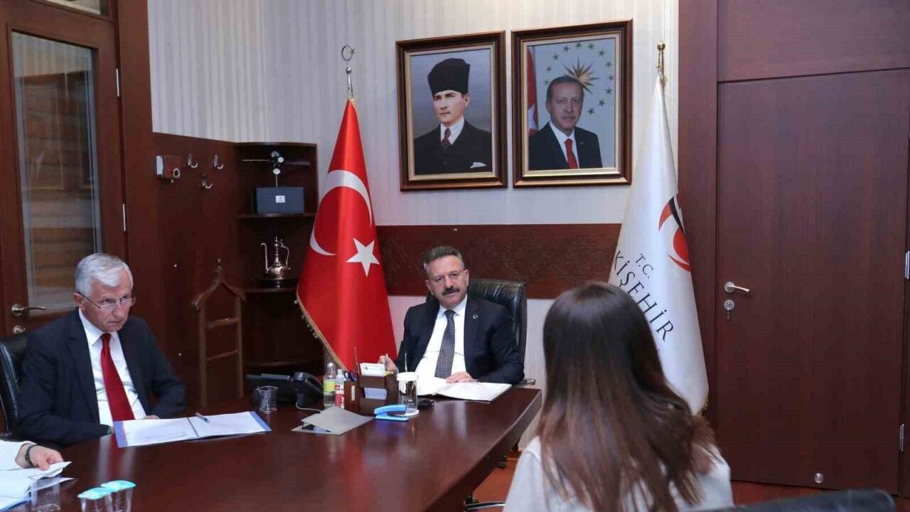 Vali Aksoy, vatandaşların sorunlarını dinledi