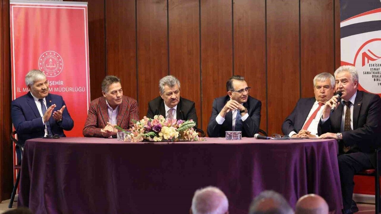 Öğrencilerle buluşan iş insanları değerli tavsiyeler verdi