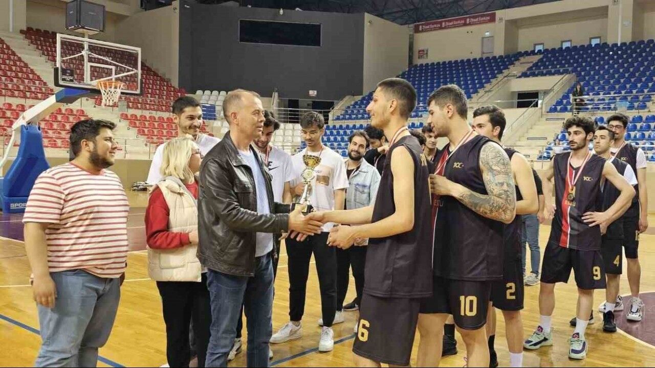 Öğrenci Spor Etkinlikleri Basketbol Müsabakalarında şampiyonluk heyecanı yaşandı