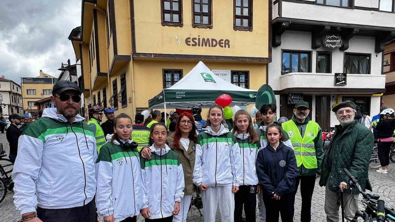 11. Geleneksel Yeşilay Bisiklet Turu’na Eskişehir’de yoğun ilgi