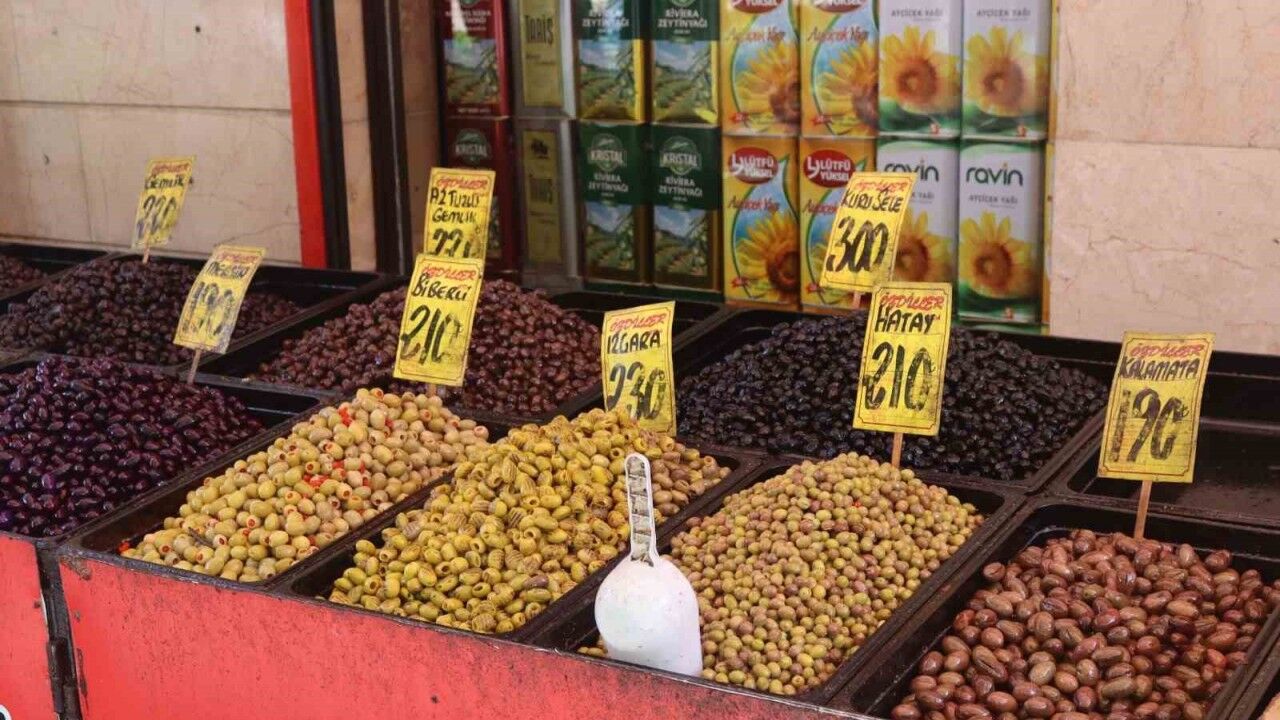 Zeytine gelen zamlar satışları düşürdü