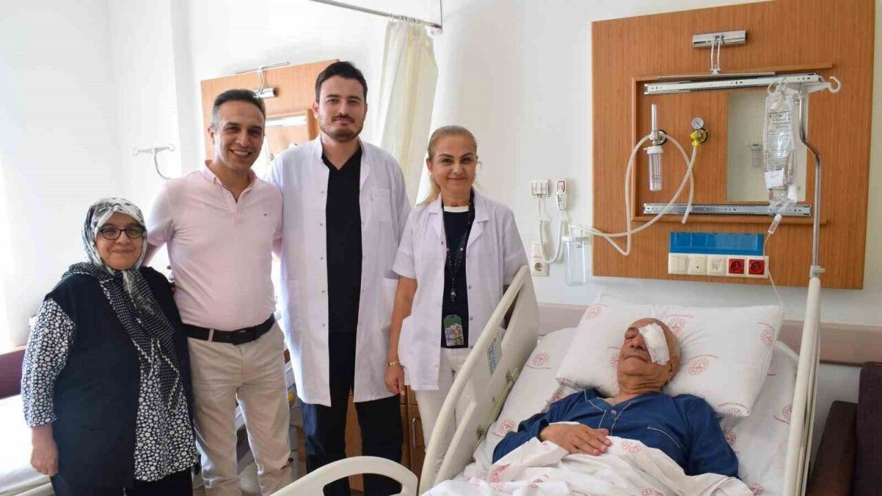 75 yaşındaki hastanın kornea nakli başarıyla yapıldı