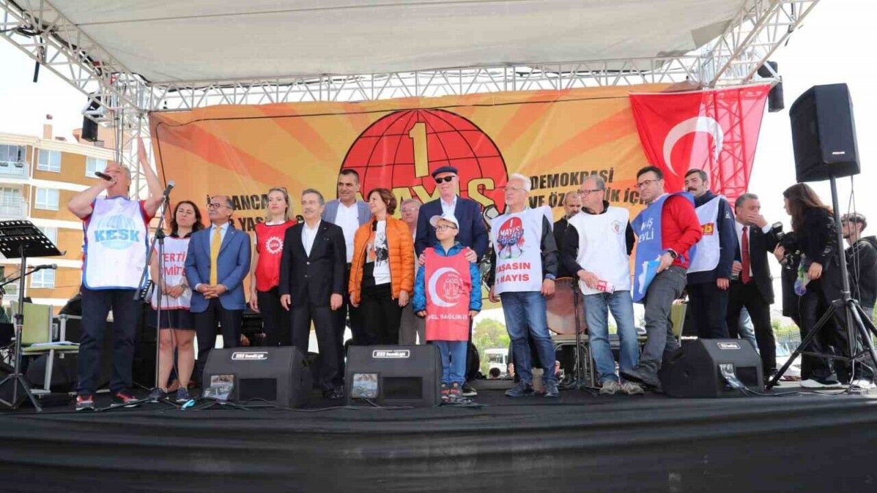 Başkan Kurt, 1 Mayıs’ta işçi ve emekçileri yalnız bırakmadı