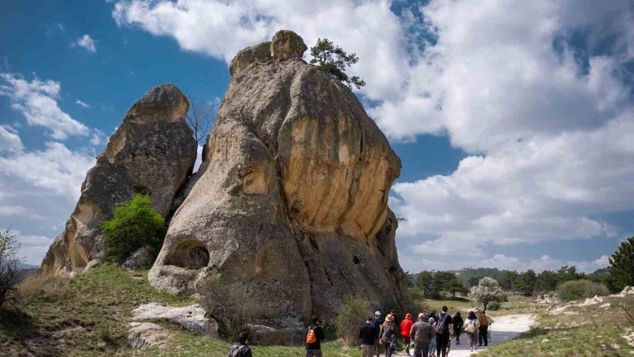 Frig Vadisi kartpostallık görüntüleriyle hayran bırakıyor