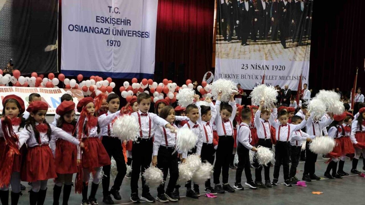 ESOGÜ’de düzenlenen törenle çocuk bayramı coşkuyla kutlandı