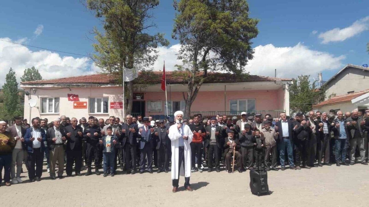 Danişment Mahallesi’nde geleneksel yağmur duası yapıldı