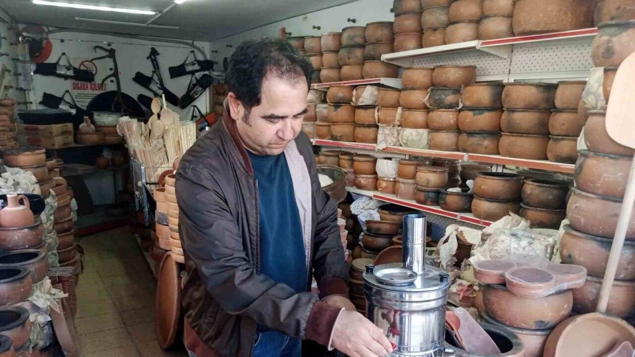 Hava sıcaklıklarının artmasıyla kamp ve piknik malzemelerine talep yoğunlaştı