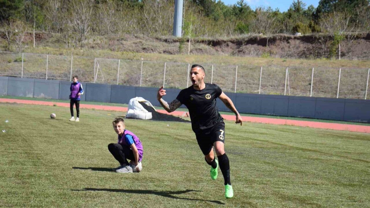 Anadolu Üniversitesi Spor Kulübü 3 puanı 3 golle aldı