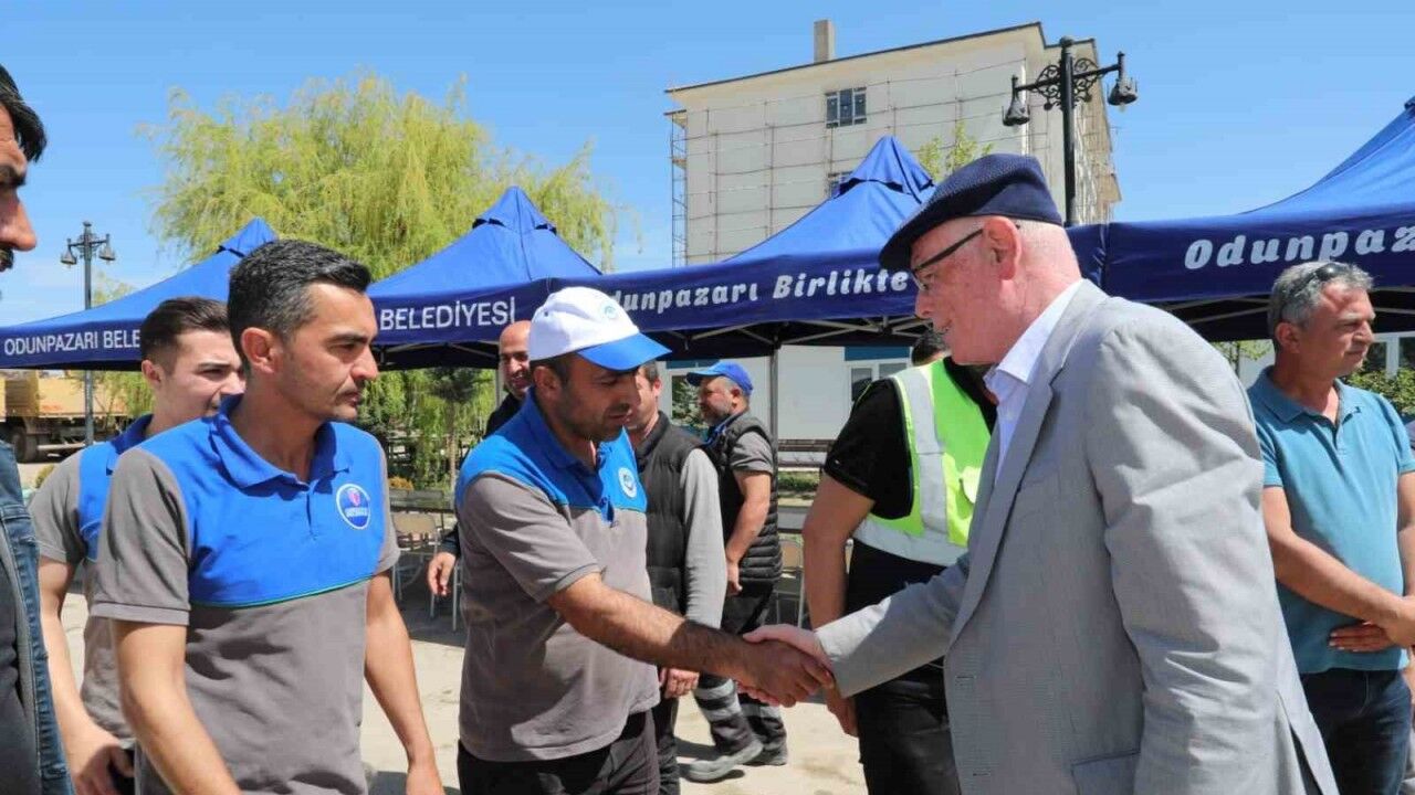 Başkan Kurt, belediye çalışanları ile bayramlaştı