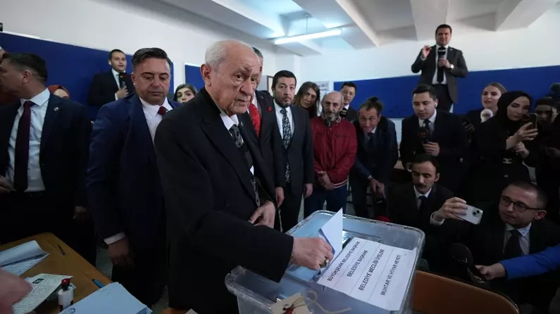 MHP Genel Başkanı Bahçeli, oyunu kullandı