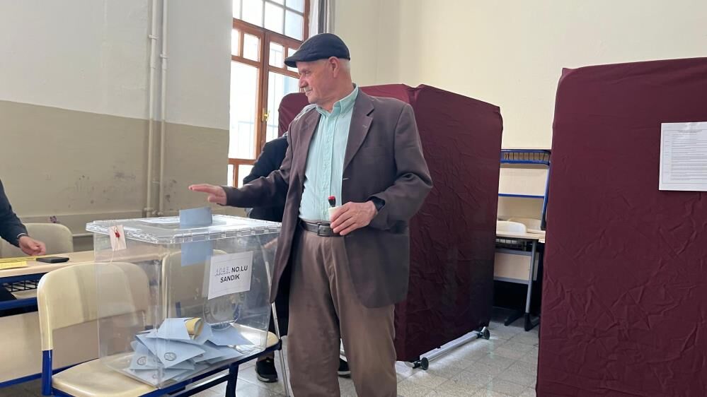 Eskişehir’de sandığa ilk yaşlı ve özel gereksinimli bireyler gitti