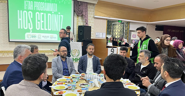MÜSİAD ve İHH'den Dünya Yetimler Günü iftarı
