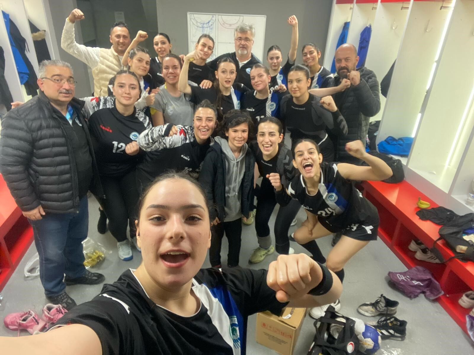 Odunpazarı Gençlik ve Spor Kulübü Kadın Hentbol Takımı finale çıktı
