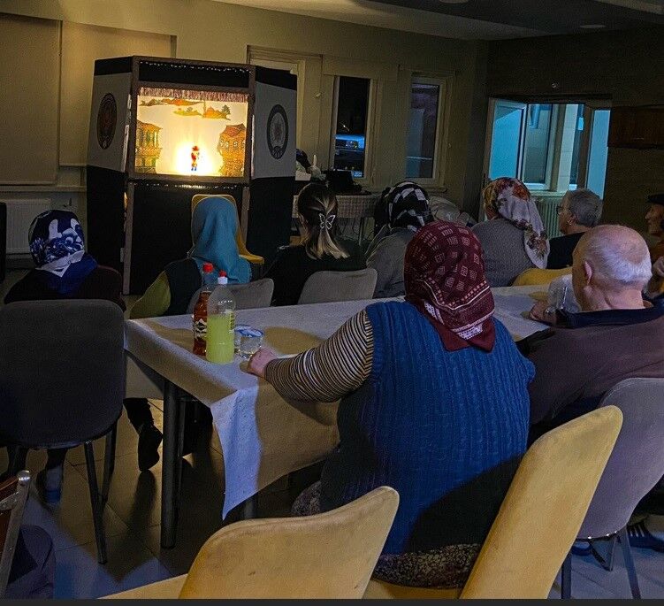 Polis huzurevinde kalan vatandaşlarla iftarda bir araya geldi