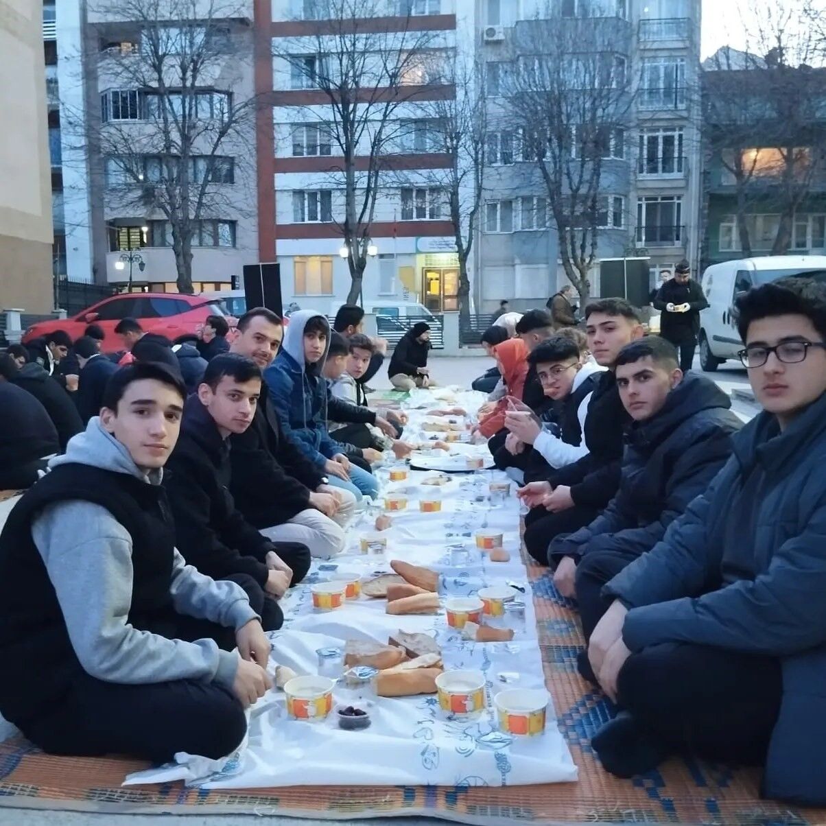Çanakkale İftarı'nda öğrenciler buluştu