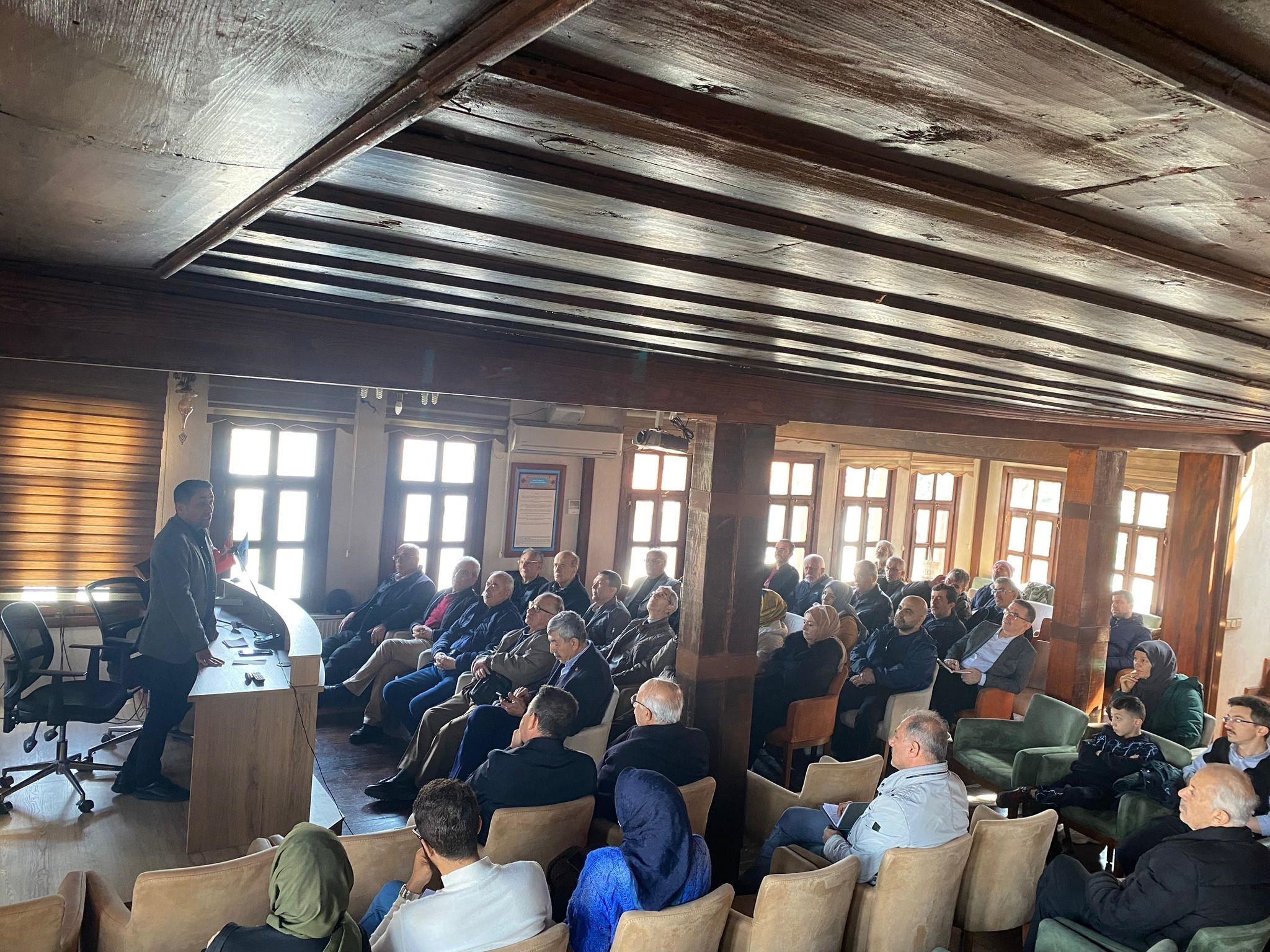Türk Ocağında 'Hz. İnsan olma yolunda Nebevi Ahlâk’ konulu konferans