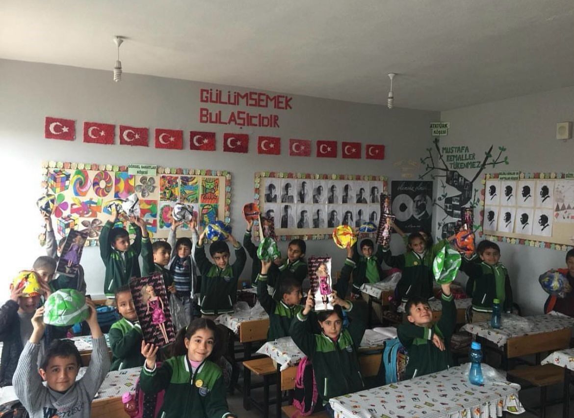 Eskişehir’de toplanan oyuncaklar Van’daki miniklere yollandı