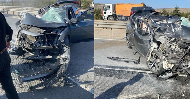 Kamyona arkadan çarparak hurdaya dönen otomobilin sürücüsü yaralandı