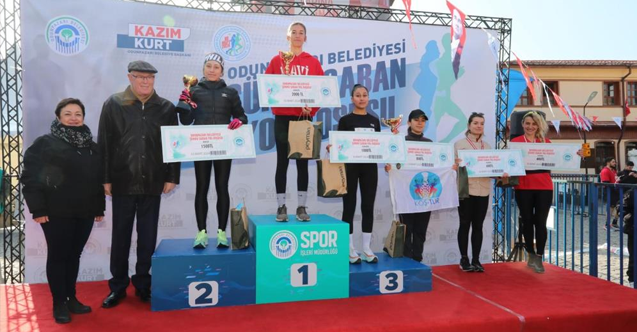 Şükrü Saban Yol Koşusu'na 500 atlet katıldı