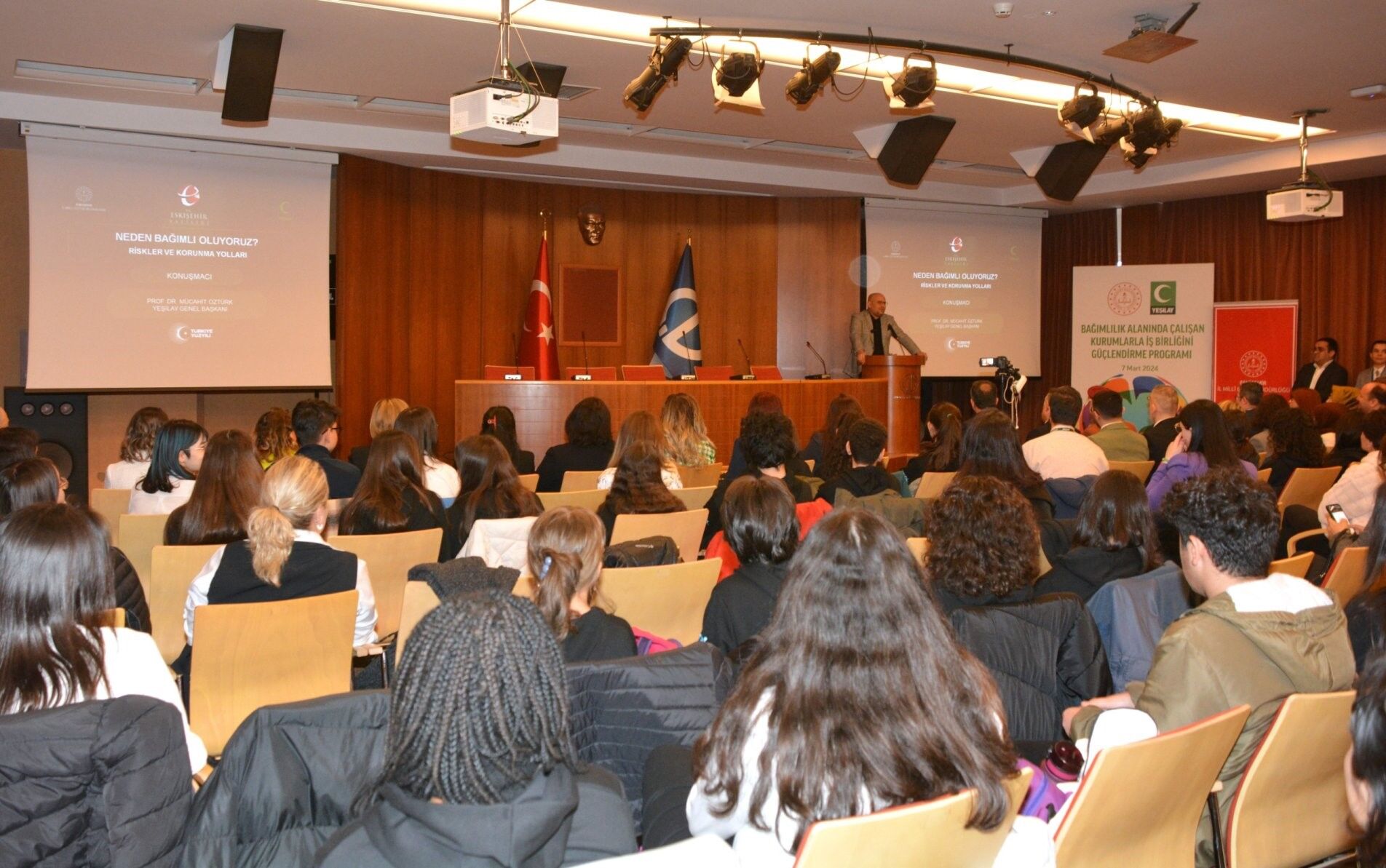 Prof. Dr. Mücahit Öztürk öğrencilerle buluştu