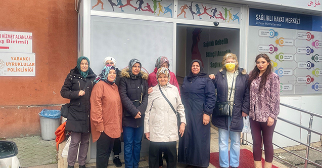 Mahallesindeki kadınlara 5 yıldır sağlık taraması yaptırıyor