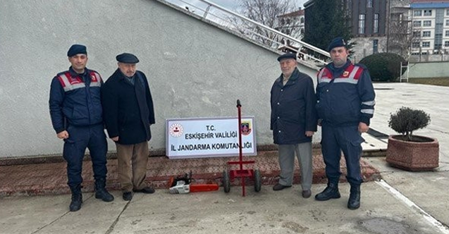 Jandarma yaklaşık 100 bin TL değerindeki ev eşyalarını ele geçirdi