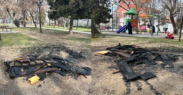 Parkın içinde yakılan koltuk kötü görüntüler oluşturdu