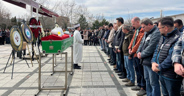 Trafik kazasında hayatını kaybeden anne ve kızına son veda