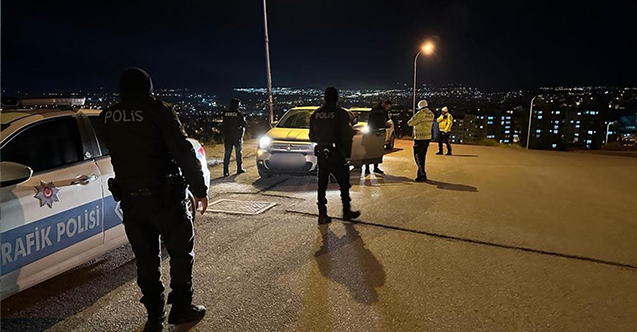 Şehirde kontrolsüz alkol kullananlara yönelik denetim
