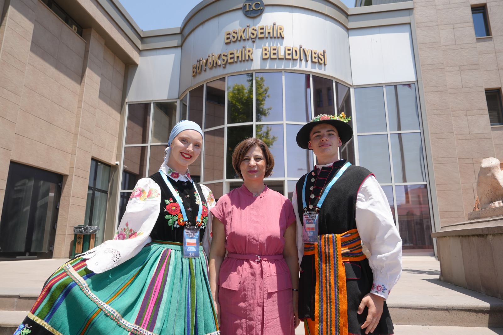 “DÜNYANIN KÜLTÜR ELÇİLERİNİ AĞIRLAMAKTAN GURUR DUYUYORUZ” (13) “DÜNYANIN KÜLTÜR ELÇİLERİNİ AĞIRLAMAKTAN GURUR DUYUYORUZ” (13)
