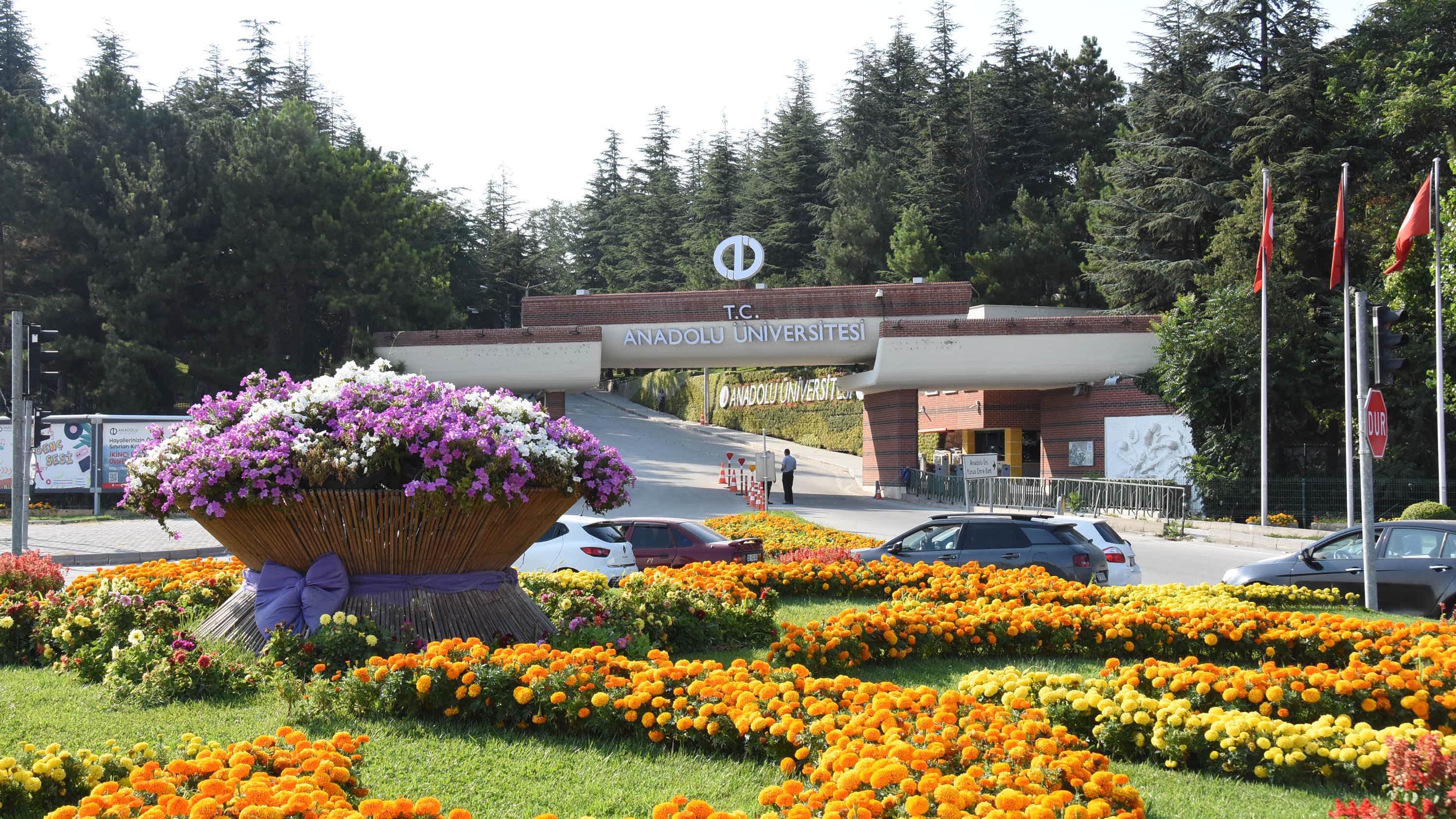 Anadolu Üniversitesi Öğrenci Affından Yararlanacaklara Üç Farklı Eğitim İmkânı Sunuyor Anadolu Üniversitesi Öğrenci Affından Yararlanacaklara Üç Farklı Eğitim İmkânı Sunuyor