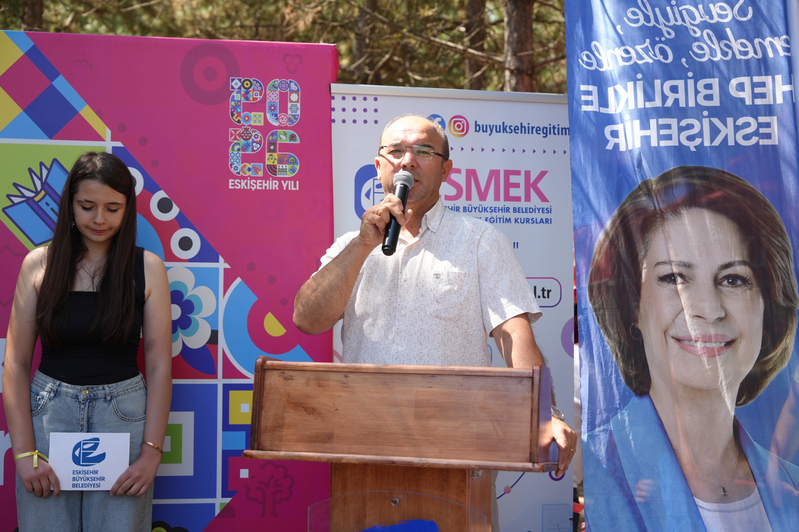 ESMEK 25. Yaz Okulları Düzenlenen Şenlikle Sona Erdi (1) ESMEK 25. Yaz Okulları Düzenlenen Şenlikle Sona Erdi (1)