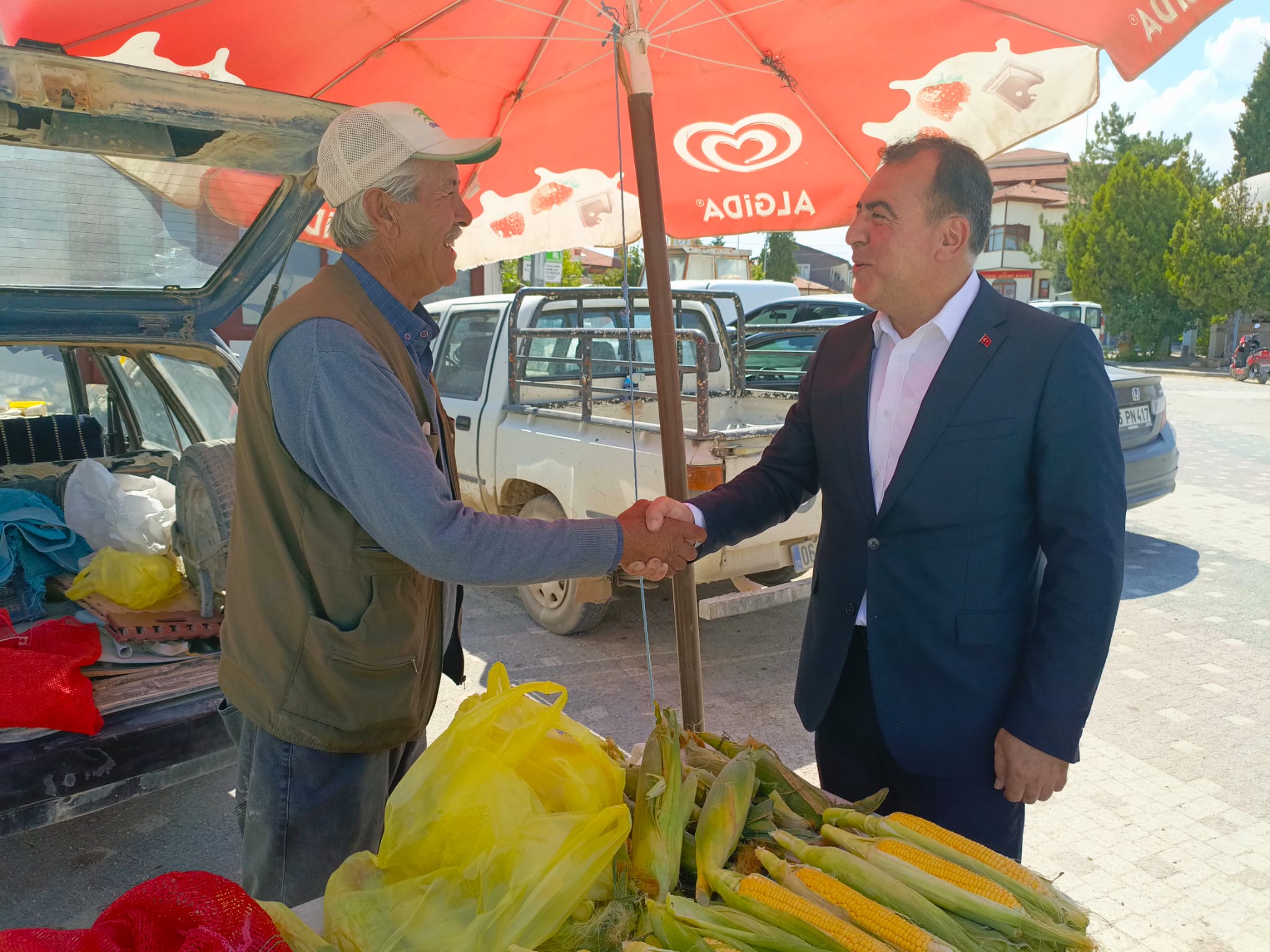 MHP Eskişehir İl Teşkilatı Günyüzü Esnafı ile Bir Araya Geldi MHP Eskişehir İl Teşkilatı Günyüzü Esnafı ile Bir Araya Geldi