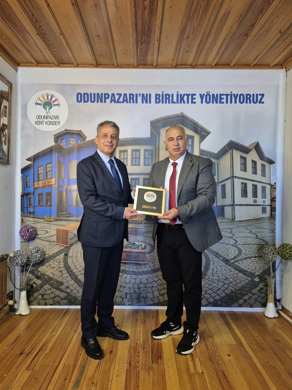 Odunpazarı Kaymakamı Şahin’den Kent Konseyine Ziyaret (1) Odunpazarı Kaymakamı Şahin’den Kent Konseyine Ziyaret (1)