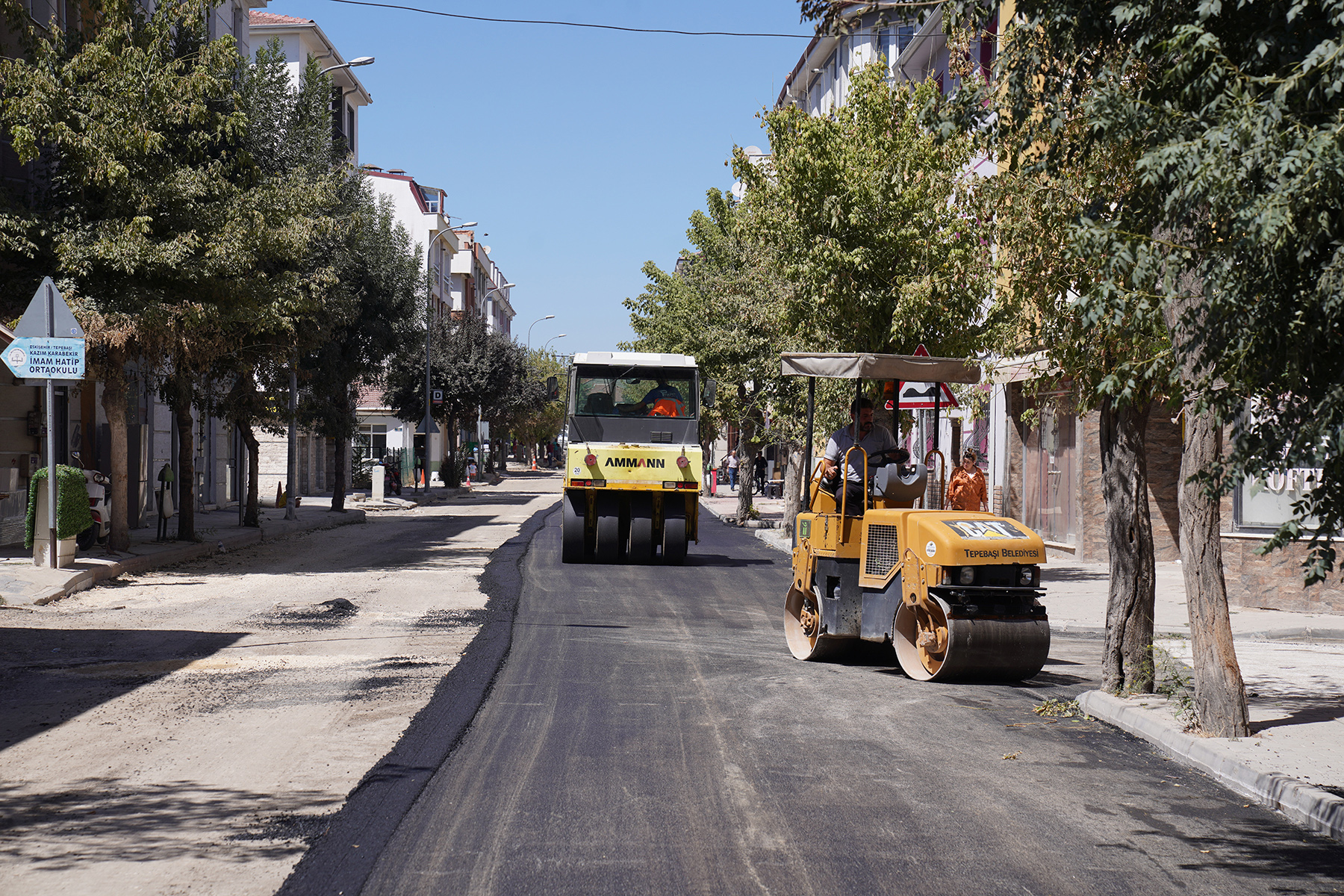 Tepebaşı Belediyesi İstiklal Caddesi’nde Asfaltlama Yapıyor (3)