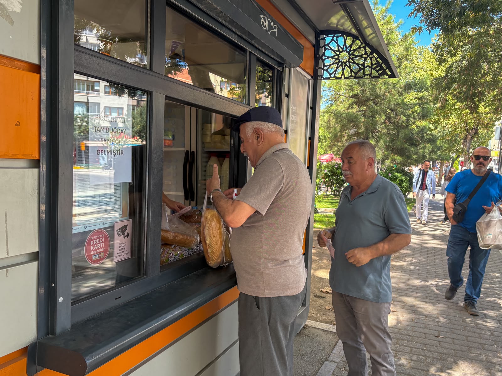 Eskişehir Halk Ekmek’ten Yeni Ürün Ekşi Mayalı Tam Buğday Ekmeği Satışta (1) Eskişehir Halk Ekmek’ten Yeni Ürün Ekşi Mayalı Tam Buğday Ekmeği Satışta (1)