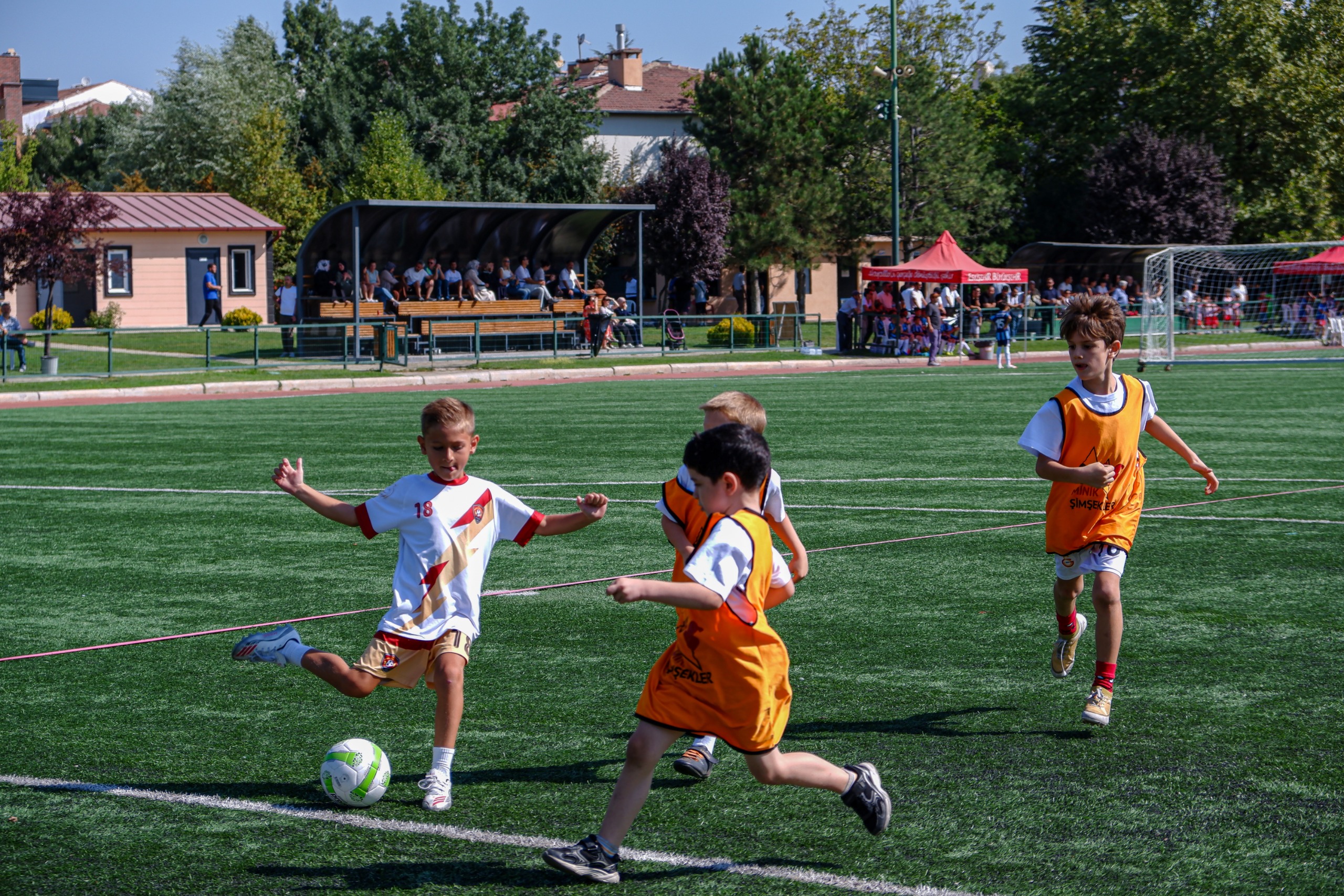 30 Ağustos Zafer Bayramı Mini Minikler Futbol Şenliği Başladı (3)