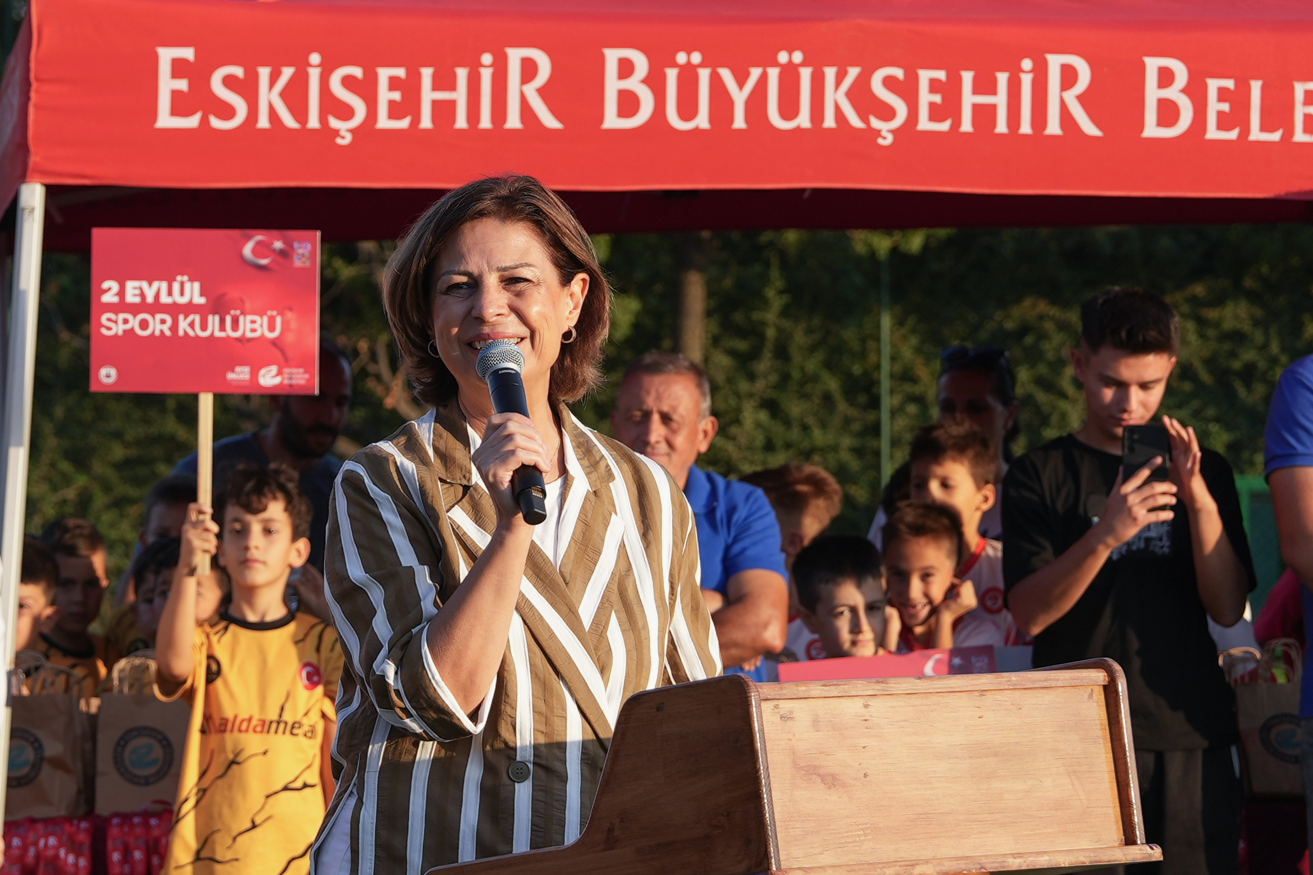 Minik Kramponlar Zafer Bayramı İçin Sahaya Çıktı (1) Minik Kramponlar Zafer Bayramı İçin Sahaya Çıktı (1)