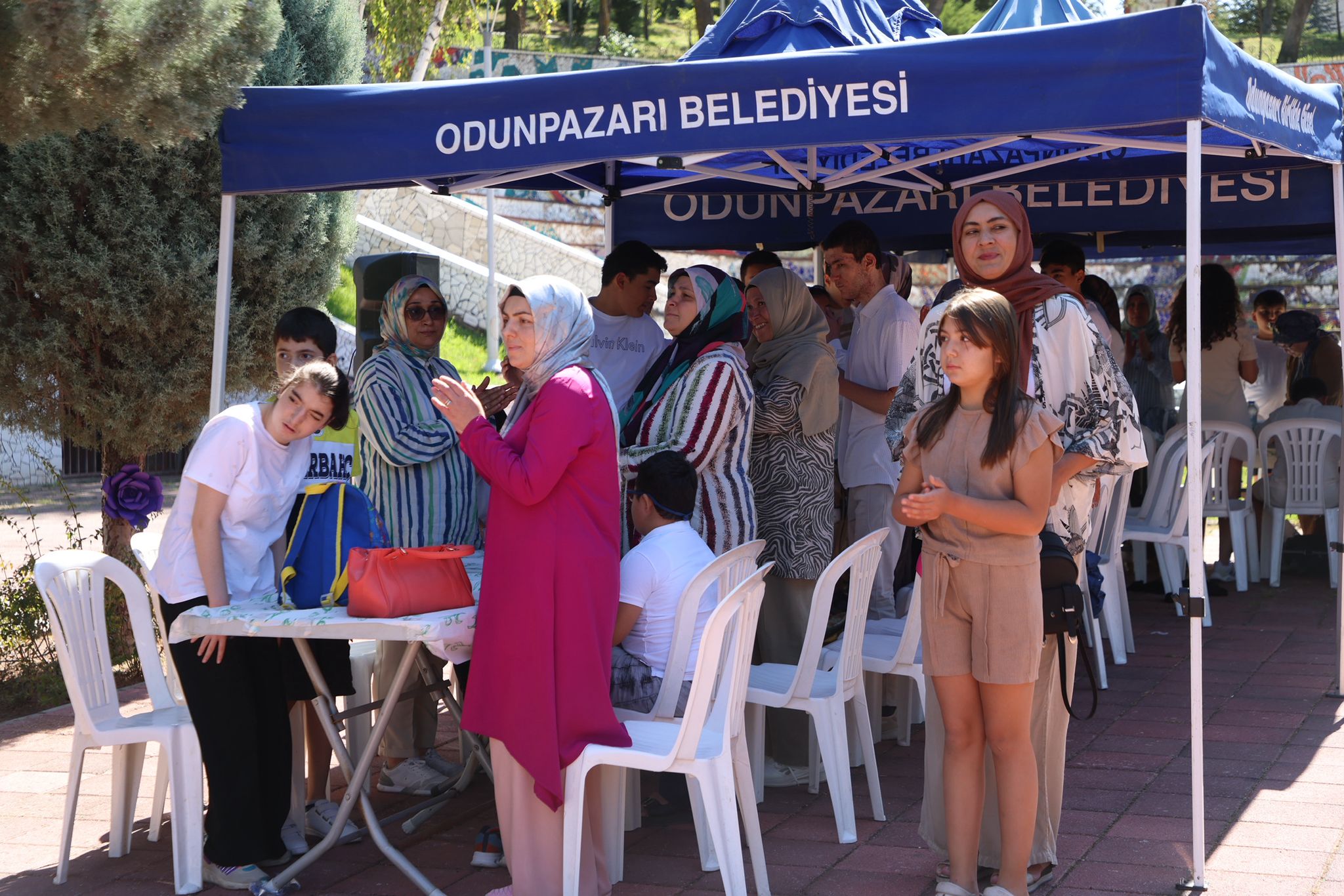 Odunpazarı Engelsiz Yaz Okulu Renkli Gösterilerle Sona Erdi (3) Odunpazarı Engelsiz Yaz Okulu Renkli Gösterilerle Sona Erdi (3)