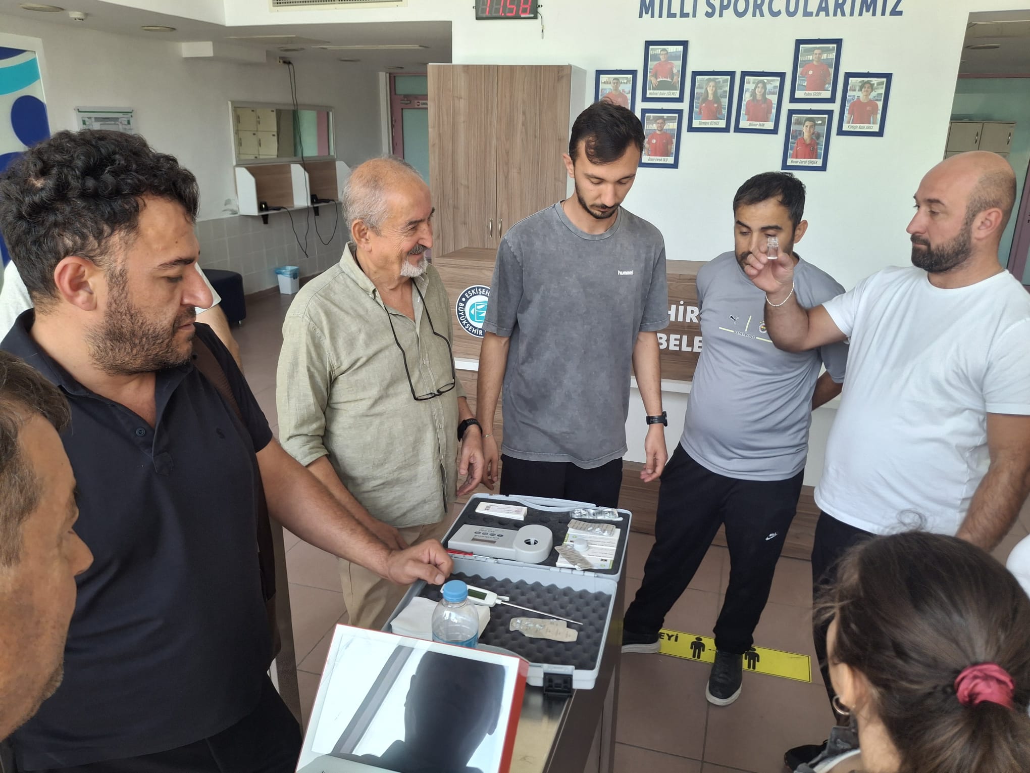 Kentpark Kapalı Yüzme Havuzu’nda Havuz Suyu Güvenliği Eğitimi Düzenlendi (2) Kentpark Kapalı Yüzme Havuzu’nda Havuz Suyu Güvenliği Eğitimi Düzenlendi (2)