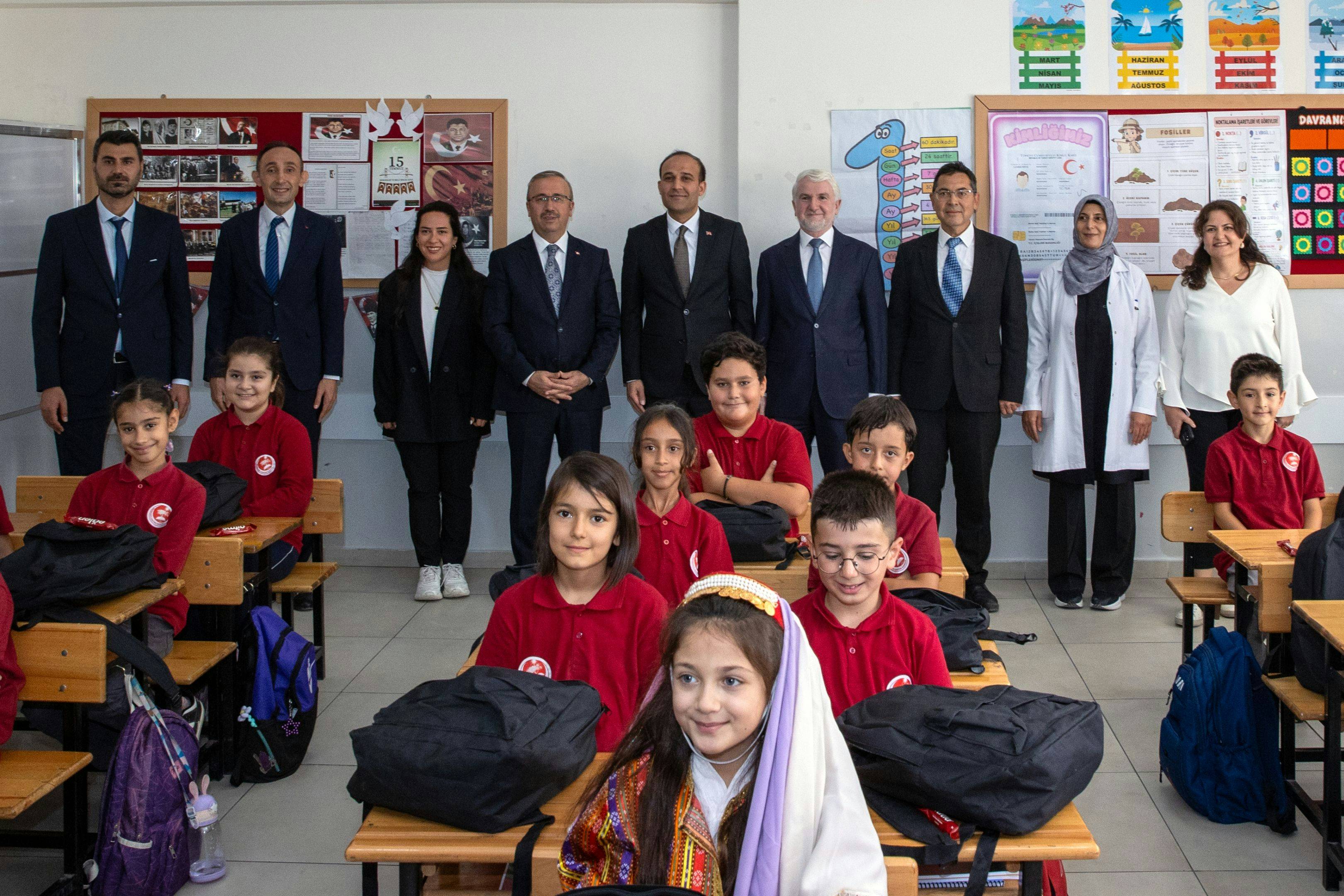 TEI’den Mahmudiye’deki 800’ün Üzerinde Öğrenciye Kırtasiye Desteği (1)