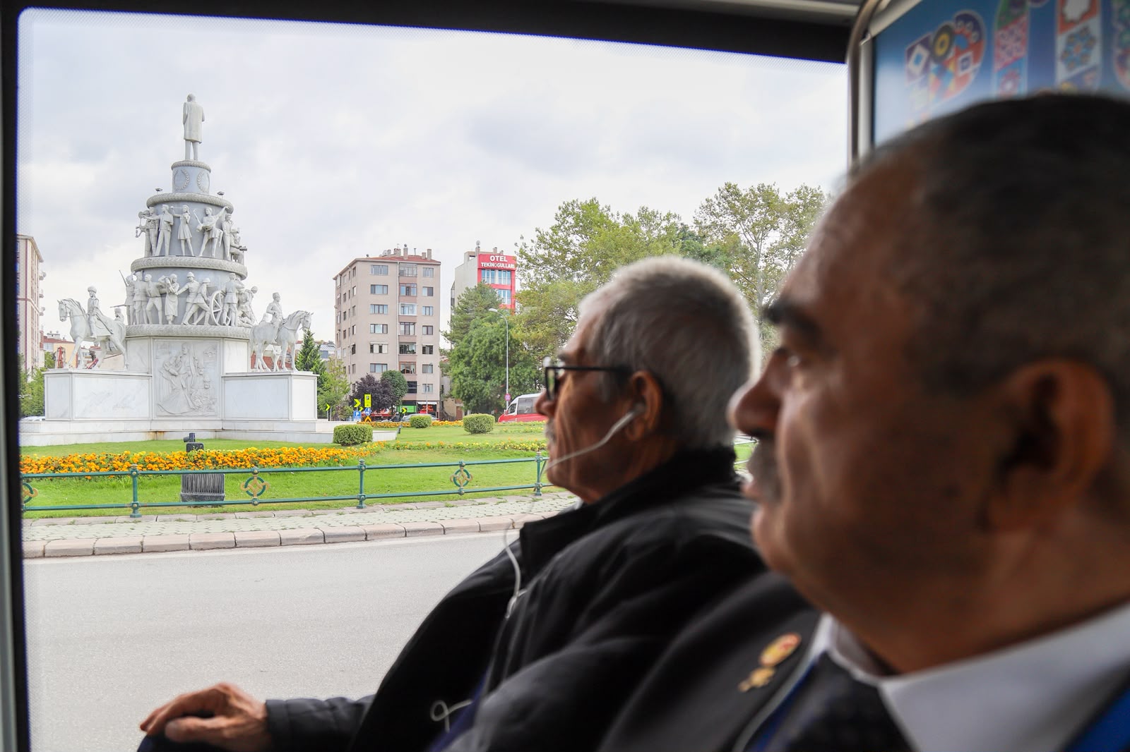 Gaziler ve Çocuklar OtobEs26 Turunda Buluştu (3) Gaziler ve Çocuklar OtobEs26 Turunda Buluştu (3)