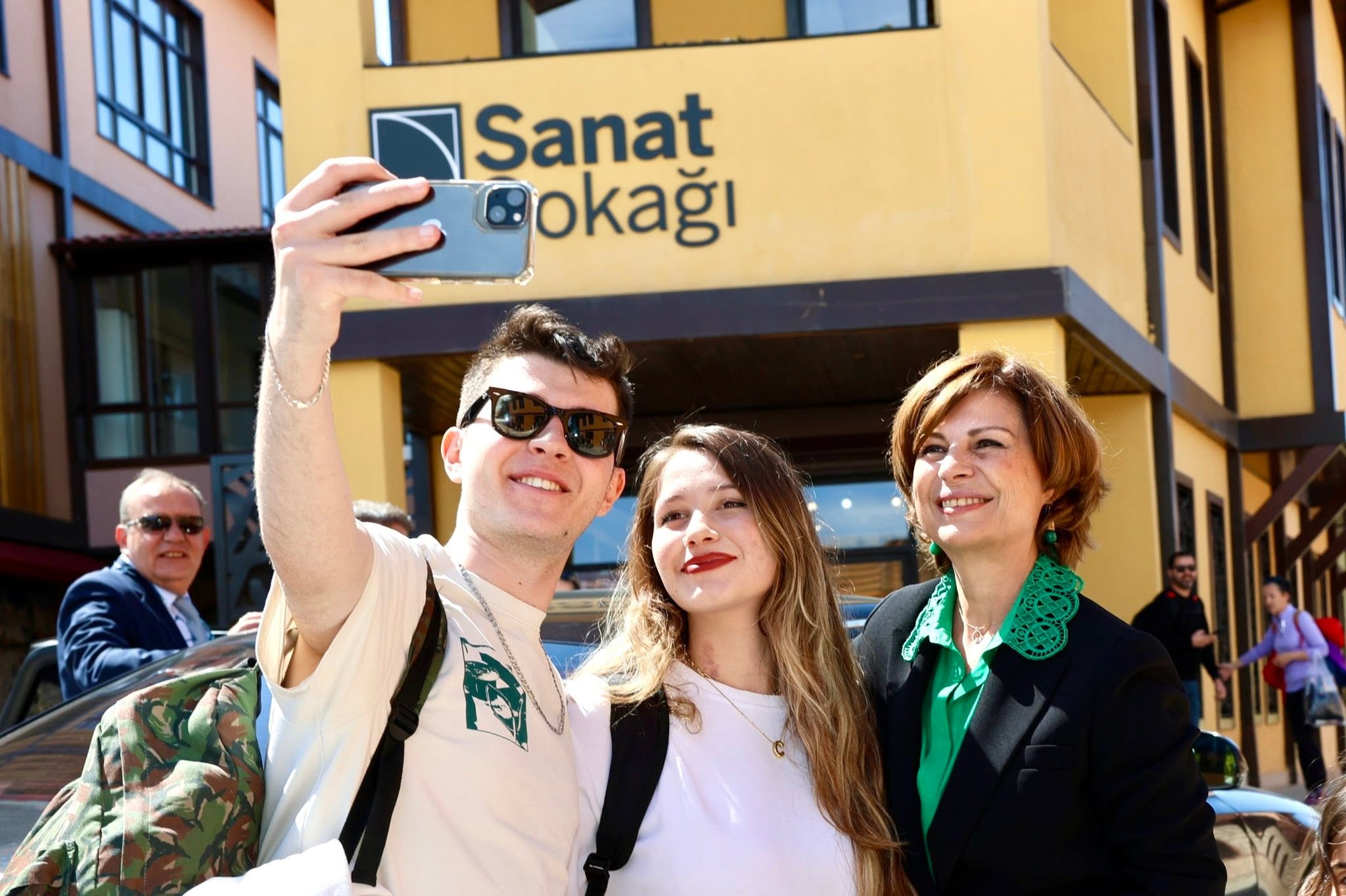 Eskişehir Büyükşehir Belediyesinden Üniversiteli Gençlere Eğitim Desteği (2) Eskişehir Büyükşehir Belediyesinden Üniversiteli Gençlere Eğitim Desteği (2)