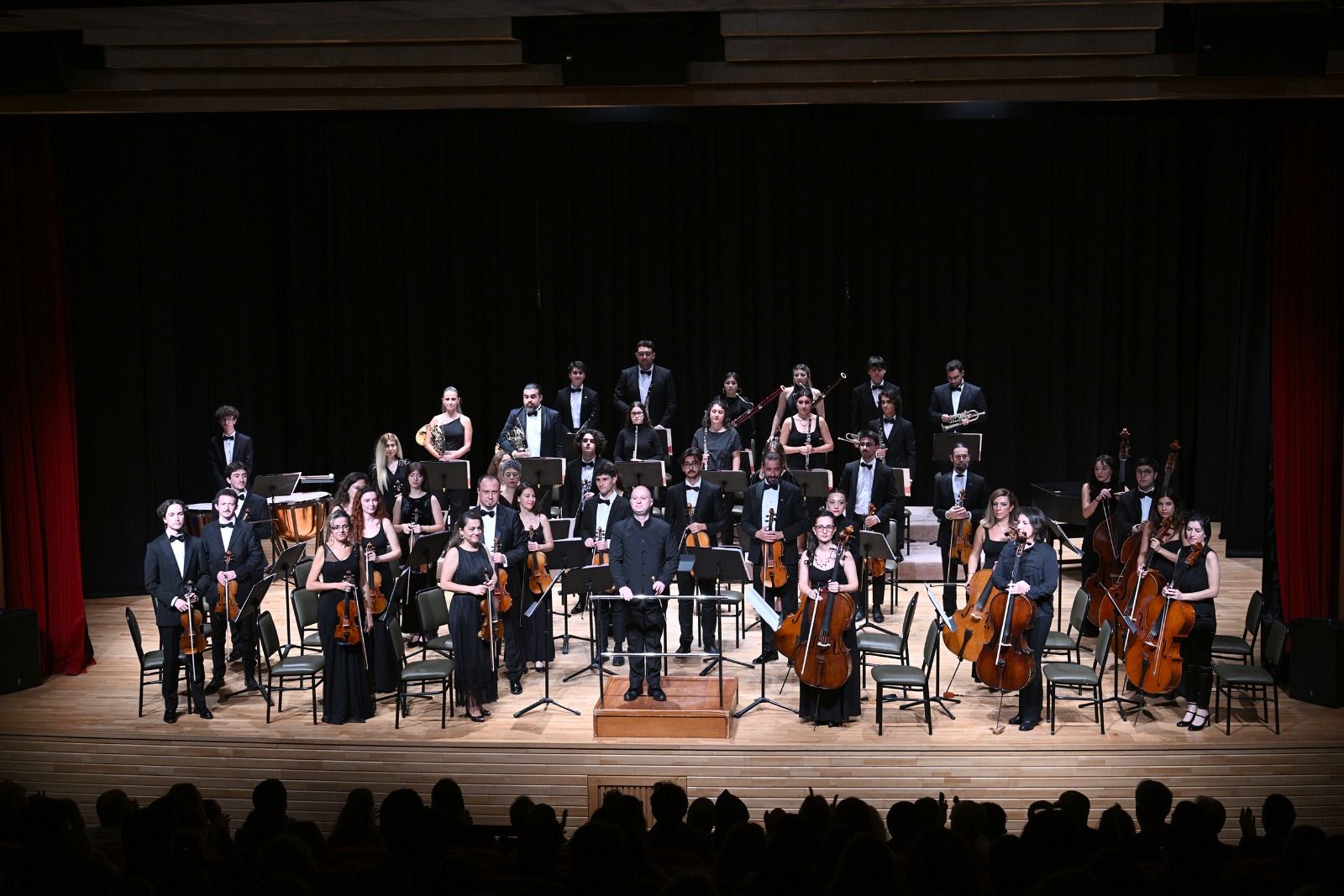 Anadolu Üniversitesi Senfoni Orkestrasından Yeni Akademik Yıla Özel Görkemli Konser (1) Anadolu Üniversitesi Senfoni Orkestrasından Yeni Akademik Yıla Özel Görkemli Konser (1)